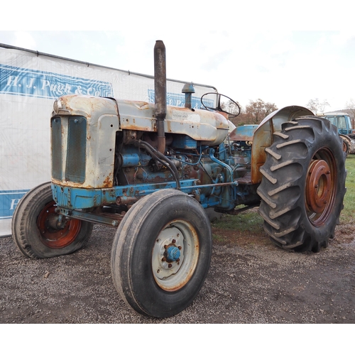 1648 - Fordson Super Major tractor. Sold in USA as a Ford Diesel 5000. Fitted with power steering. Twin dou... 