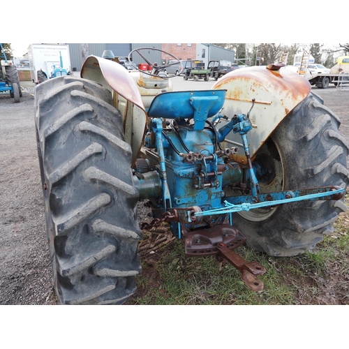 1648 - Fordson Super Major tractor. Sold in USA as a Ford Diesel 5000. Fitted with power steering. Twin dou... 