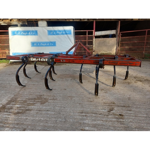 108 - Massey Ferguson 23 spring tine cultivator 3M