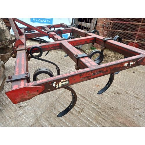 108 - Massey Ferguson 23 spring tine cultivator 3M