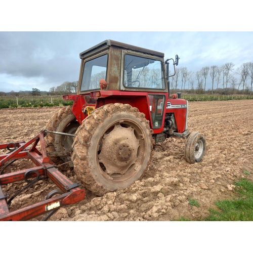 112 - Massey Ferguson 575 tractor. 4505hrs recorded, 8 speed. Reg. TRH 91R. V5 c/w operators manual, servi... 