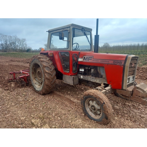 127 - Massey Ferguson 595 tractor.  Front weights, Multi-power good. Reg VVD 49S. V5