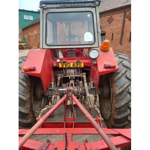 127 - Massey Ferguson 595 tractor.  Front weights, Multi-power good. Reg VVD 49S. V5