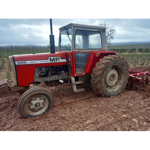 127 - Massey Ferguson 595 tractor.  Front weights, Multi-power good. Reg VVD 49S. V5