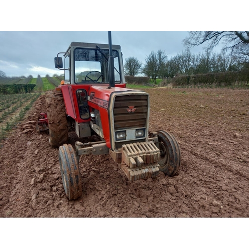 127 - Massey Ferguson 595 tractor.  Front weights, Multi-power good. Reg VVD 49S. V5