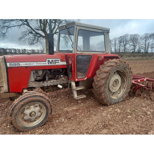 127 - Massey Ferguson 595 tractor.  Front weights, Multi-power good. Reg VVD 49S. V5