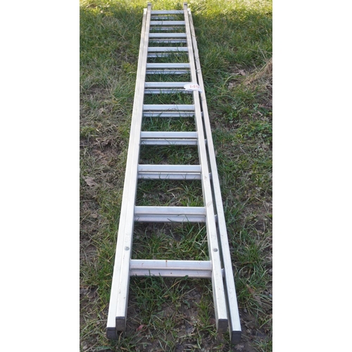 149 - Aluminium extending ladder