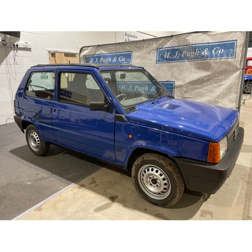 261 - Fiat Panda. 1994. 999cc. 65490 miles. Good bodywork, twin sun roof, 5 speed, new battery. Reg. M457 ... 