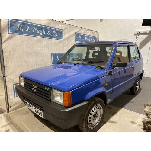 261 - Fiat Panda. 1994. 999cc. 65490 miles. Good bodywork, twin sun roof, 5 speed, new battery. Reg. M457 ... 