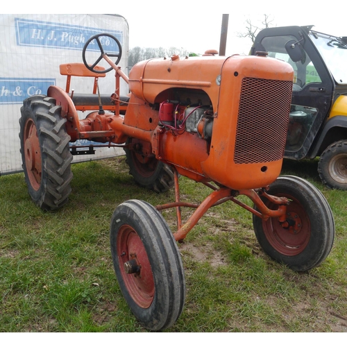 1185 - Allis Chalmers B tractor. Rare curved front. Runs and drives