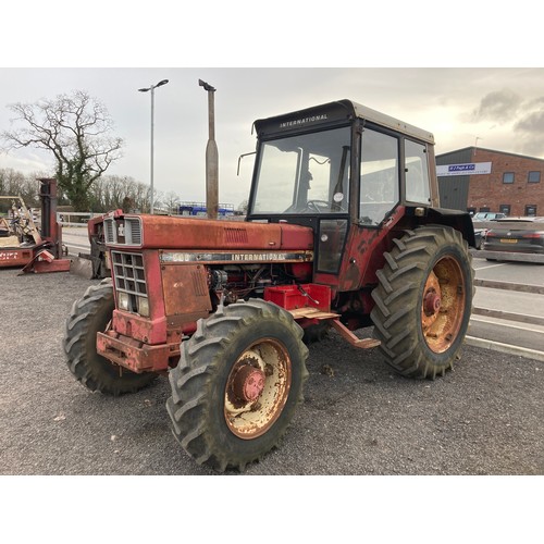 1173A - International 946 4WD tractor. 1977. New power steering orbiter, brakes done, good runner. Reg. VCH ... 