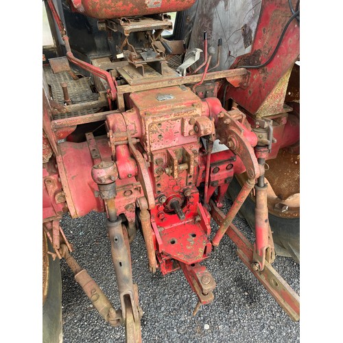 1173A - International 946 4WD tractor. 1977. New power steering orbiter, brakes done, good runner. Reg. VCH ... 