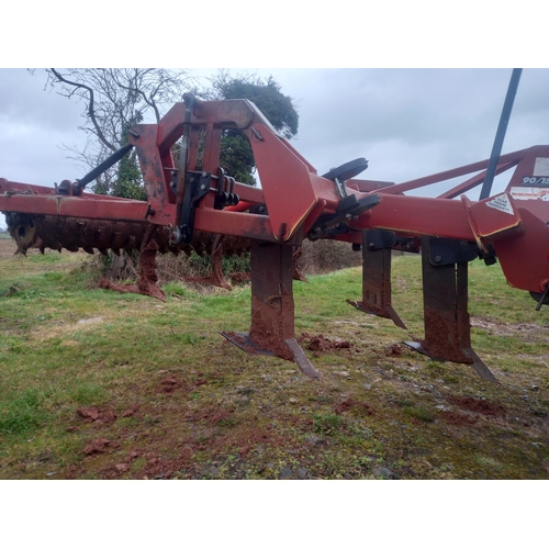 120 - Spaldings 3 leg flatlift with 5 cultivator tines and packer roller