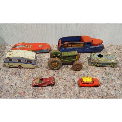 181 - Quantity of assorted tin plate toys