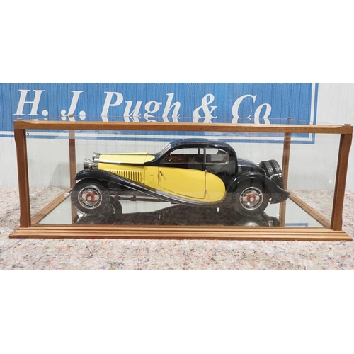 239 - Bugatti type 50T 1:18 scale model in glass display cabinet