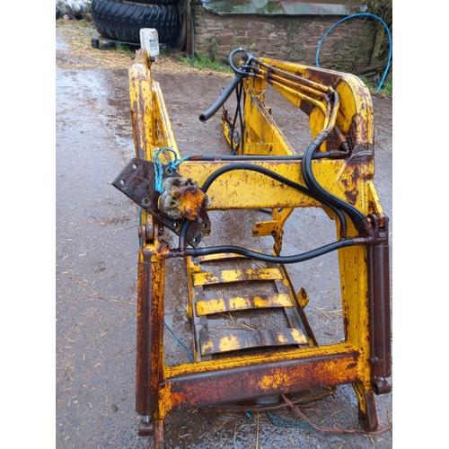 260 - Massey Ferguson Davis loader