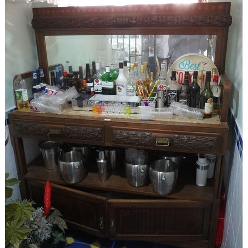 158 - Mirrored back bar 69x69