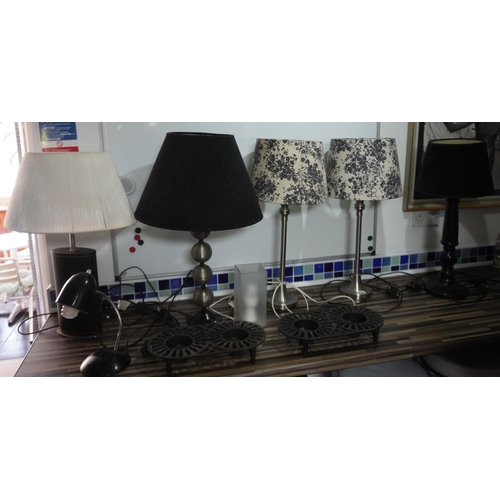 180 - Assorted table lamps