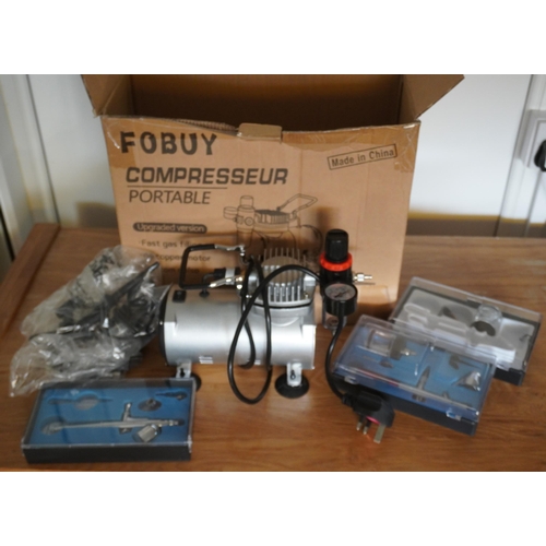 187 - Mini compressor, spray guns and accessories