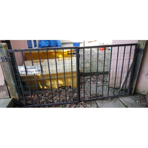 80 - Pair of wrought iron gates 38