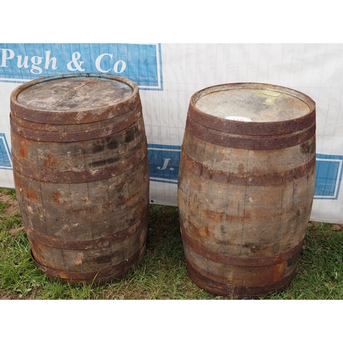 118 - 2 Whisky barrels