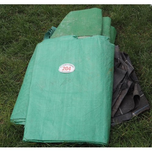 204 - Quantity of tarpaulins