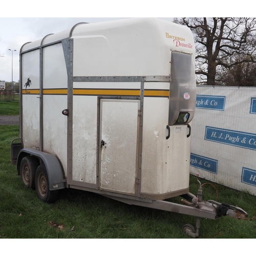 1324 - Bateson twin axle horse trailer