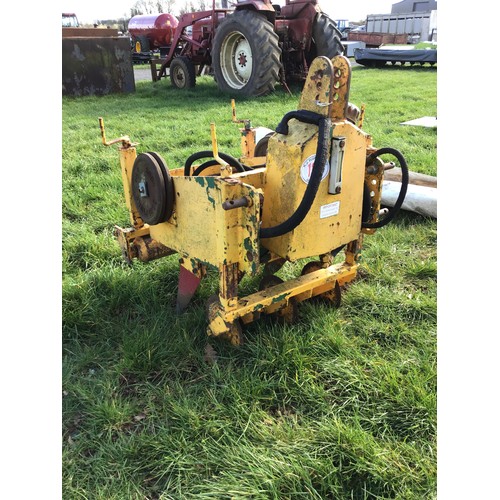 1351 - Compact hydraulic vibrating mole plough