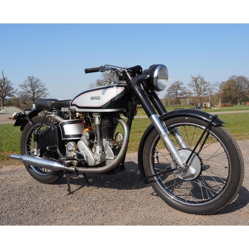 734 - Norton ES2 motorcycle. 1951. Being sold as a deceased estate. Fitted with a 1947 Norton Internationa... 