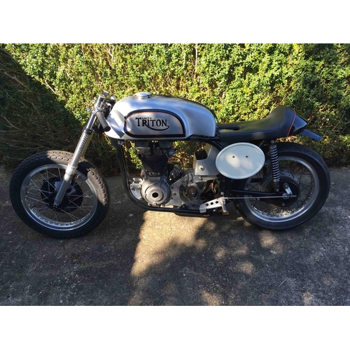 756 - Triton motorcycle project. Norton wideline featherbed frame, twin leading shoe front brake, T110 cra... 