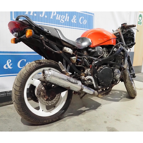 775 - Suzuki GSX600F motorcycle. 1990. 599cc. Declared Cat C 9/4/2009. New bushings, bearings, engine has ... 