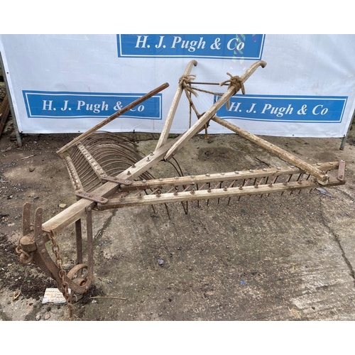 163 - Wooden horse drawn expandable hay rake