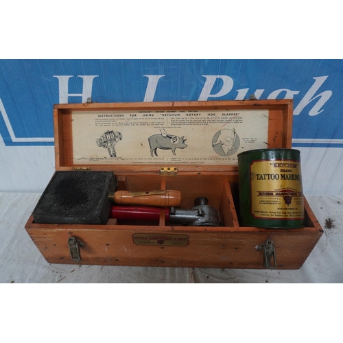 239 - Ketchum pig tattoo marking kit, boxed