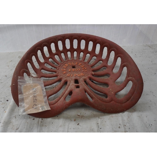 281 - Cast iron seat- Kearsley Z207