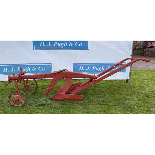 61 - Oliver 140 wooden beam plough