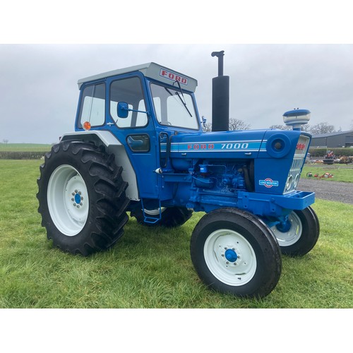 217 - Ford 7000 tractor, 1975.  Fully restored 2018.  Reg. LFM 780N Excellent tractor