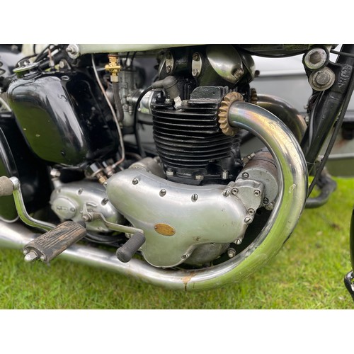 819 - Norton Model 7 motorcycle. 1952. 500cc. Twin cylinder plunger frame, complete with sidecar. Tax and ... 