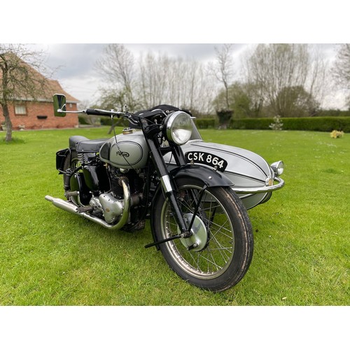 819 - Norton Model 7 motorcycle. 1952. 500cc. Twin cylinder plunger frame, complete with sidecar. Tax and ... 