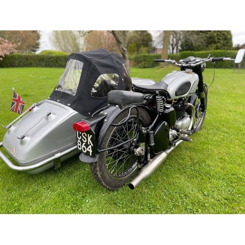 819 - Norton Model 7 motorcycle. 1952. 500cc. Twin cylinder plunger frame, complete with sidecar. Tax and ... 