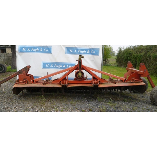 102 - Kuhn 4M power harrow and packer, transport kit