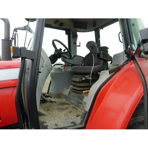 125 - Massey Ferguson 6465 Dyna 6 tractor. 5038hs. 40K. Air con, pick up hitch. Front weights. 420/85R38, ... 