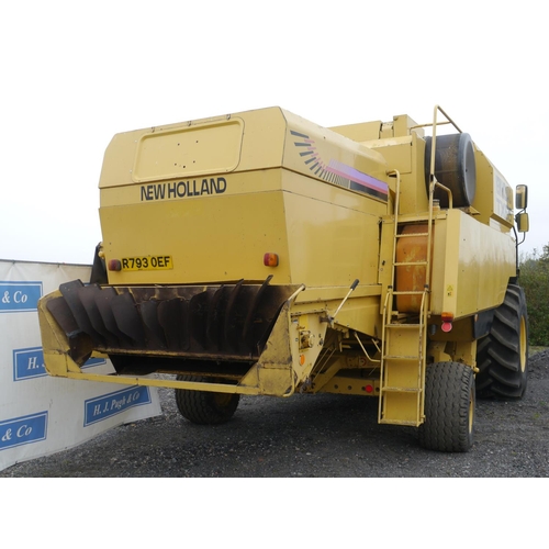 126 - New Holland TX66 combine. 1998. Straw walker, 4246 engine hrs. 3443 drum hours. Straw chopper, A/C o... 