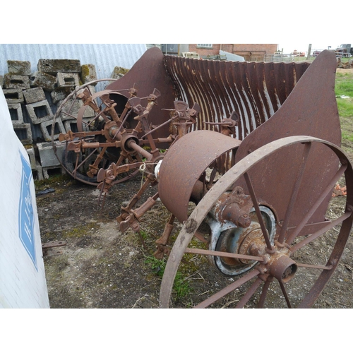 Bamfords hay kicker