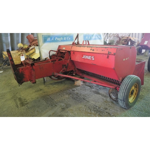 122 - Jones Mk12-T pick up baler. C.1948