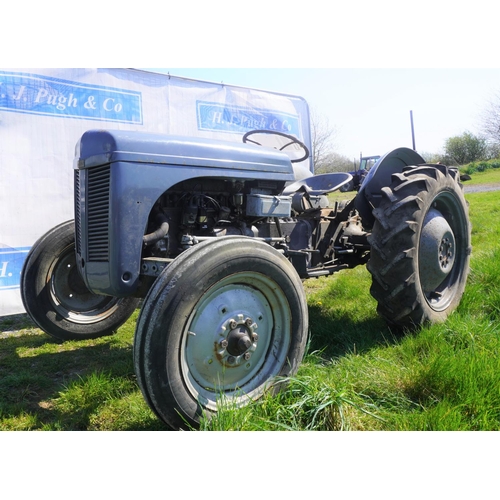 146 - Ferguson TE20 tractor. Petrol TVO, Engine turns over. Down swept exhaust, Howard reduction gearbox f... 