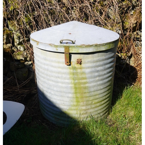 275 - Corrugated feed bin