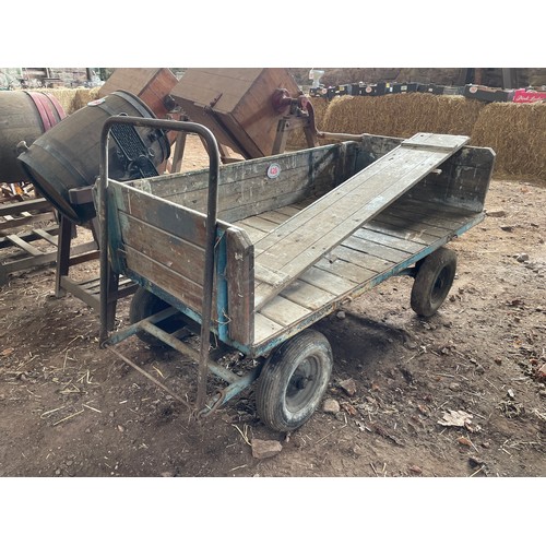 426 - 4 wheel trolley