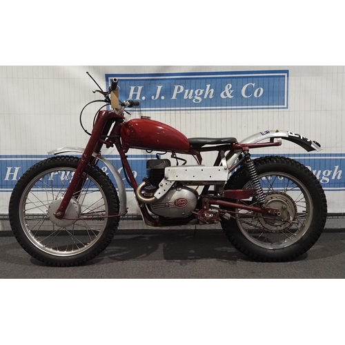 725 - James Commando trials motorcycle. 197cc. 1956. Engine turns over. Reg. RSY 345. V5