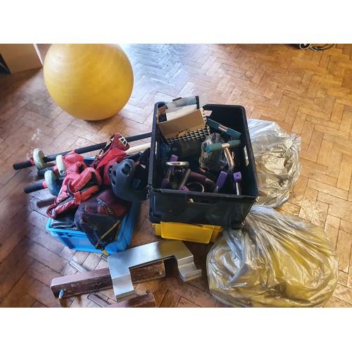 122 - Kick boxing gloves, pilates balls etc