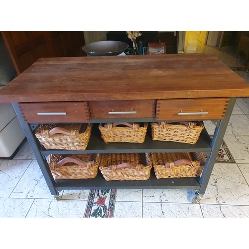 146A - Portable outside kitchen island, 4ft